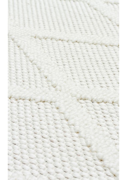 Cozy Czy 04 Cream Örgü Desenli Halı fırsatları