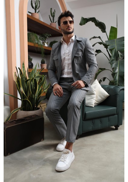 Beyaz Çizgili Gri Spor Takım Elbise fırsatları