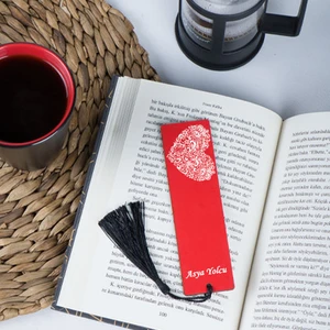 Manidar Hediye Kalp Tasarımlı  Özel Ahşap Kitap Ayracı