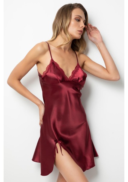 Dantelli Yırtmaçlı Saten Gecelik modelleri