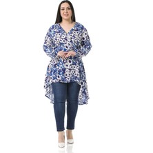 Disentis Modest Büyük Beden Kruvaze Kol Ağzı Lastikli Arkadan Fermuarlı Arkası Uzun Çiçekli Lacivert Tunik