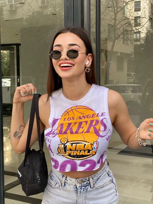 By Helin Ateş Lakers Baskılı Kolsuz T-Shirt