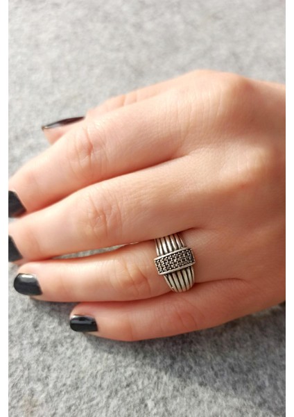 Antik Gümüş Kaplama Minimal Şekilli Kadın Yüzük fırsatları