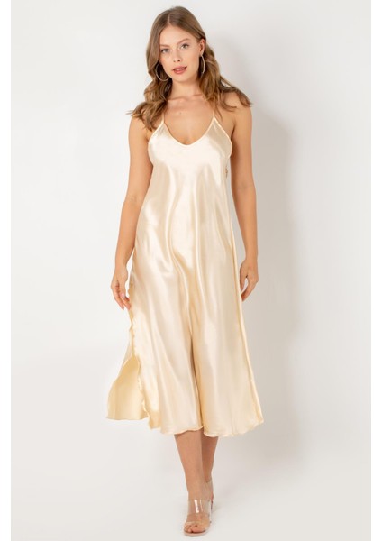 Sırt Dekolteli Güpürlü Yırtmaçlı Saten Gecelik Takım modelleri