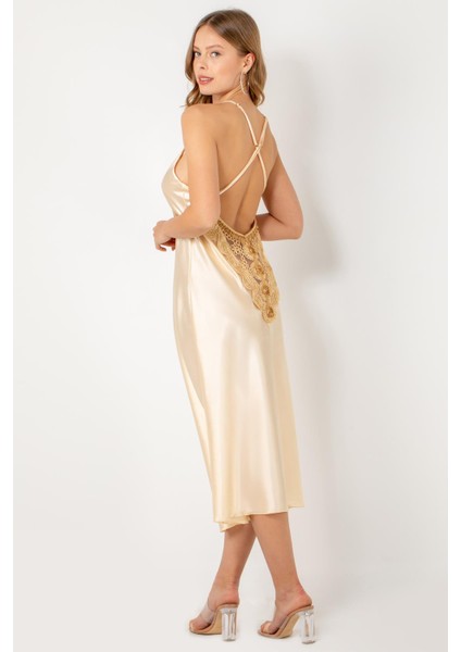 Sırt Dekolteli Güpürlü Yırtmaçlı Saten Gecelik Takım fırsatları