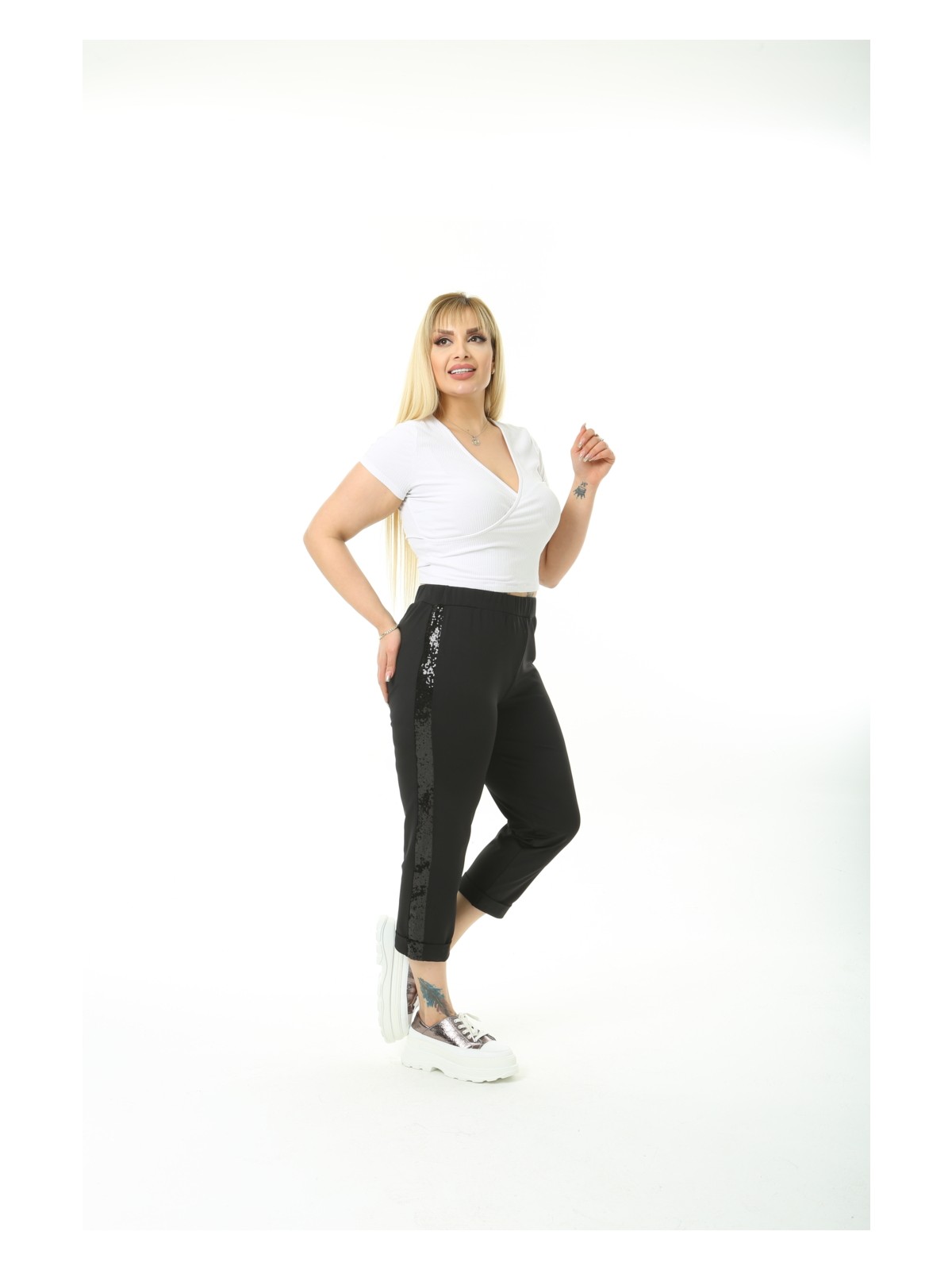 Büyük Bedenim Yanı Pulpayet Detaylı Kapri