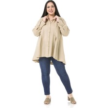 Disentis Modest Büyük Beden Torba Cepli Önü ve Arkası Pileli Geniş Manşetli Arkası Uzun Taş Rengi Müslin Gömlek