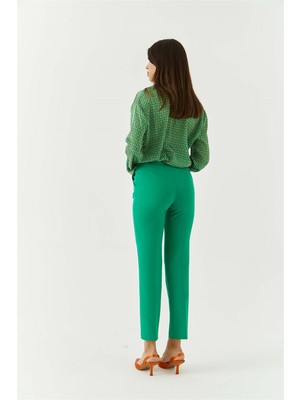 tuba butik Kemerli Dar Paça Koyu Yeşil Kadın Pantolon