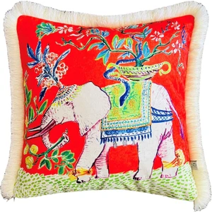 Ge Living Dekoratif Fil Desenli Kırlent - Özel Tasarım Kırmızı Kadife Yastık Kılıfı