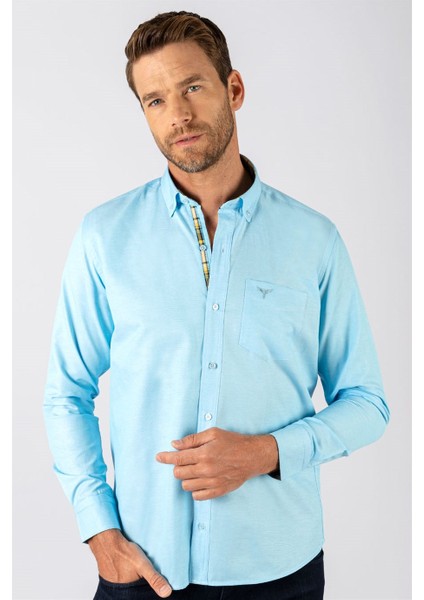 Erkek Klasik Fit Normal Kesim Uzun Kollu Pamuklu Oxford Doku Tek Cepli Turkuaz Düğmeli Yaka Gömlek