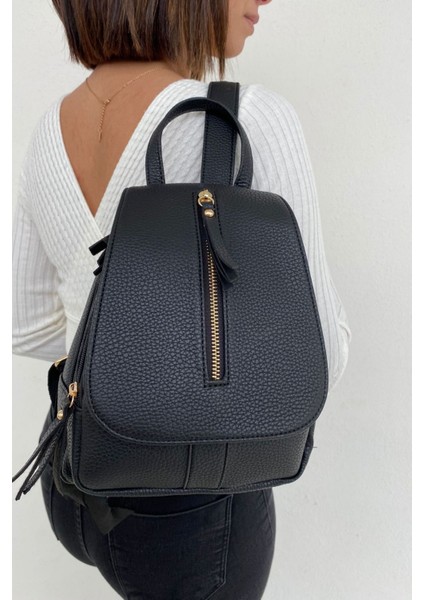 Kadın Siyah Renk Deri Model Fermuar Detaylı Sırt Çantası