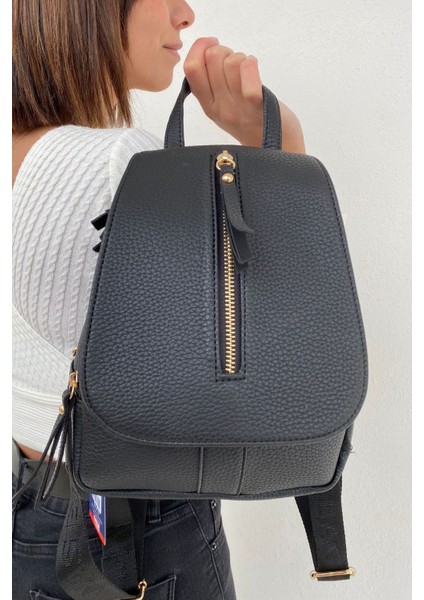 Kadın Siyah Renk Deri Model Fermuar Detaylı Sırt Çantası modelleri