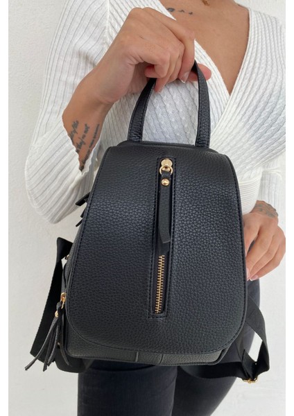 Kadın Siyah Renk Deri Model Fermuar Detaylı Sırt Çantası fırsatları