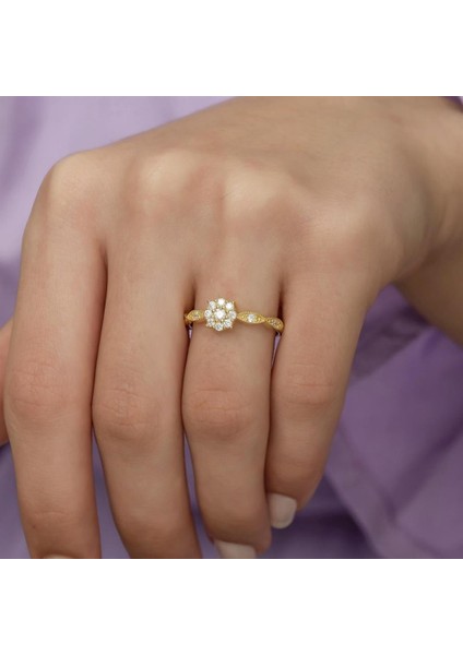 Altın Kaplama Zirkon Taşlı Papatya Model Gümüş Bayan Yüzük fiyatları
