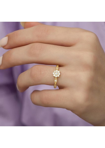 Altın Kaplama Zirkon Taşlı Papatya Model Gümüş Bayan Yüzük modelleri