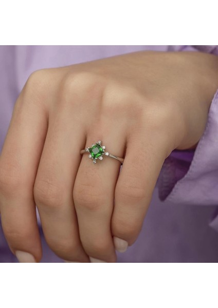 Kare Zümrüt Taşlı Gümüş Bayan Yüzük fırsatları