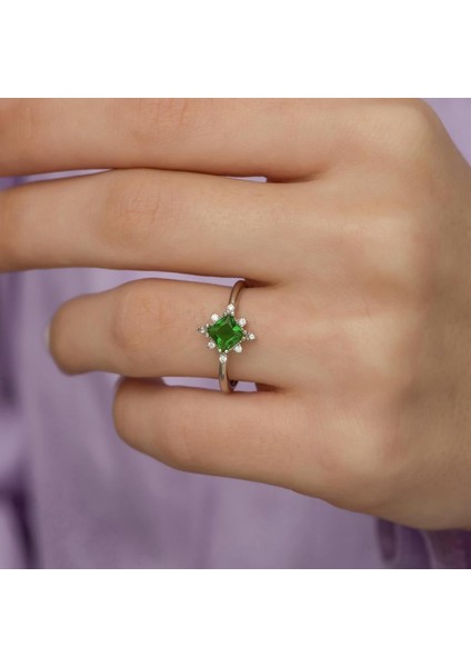 Kare Zümrüt Taşlı Gümüş Bayan Yüzük indirimleri