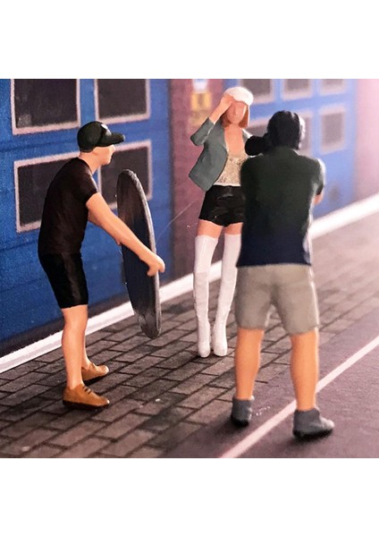 1/64 Boyalı Rakamlar, Minyatür Çakmak Reçine Playset Şekil Açıklandığı Gibi Dollhouse Için (Yurt Dışından) fiyatları