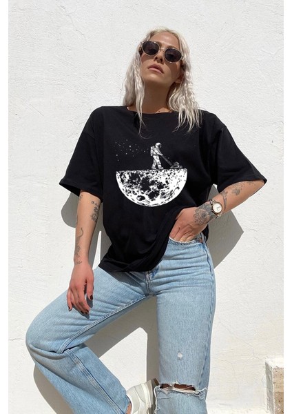 Uzay Temalı Tasarım Tshirt