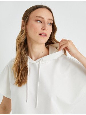 Koton 2YAK13754EK Bisiklet Yaka NormalKalıp Koyu Beyaz Kadın Sweatshirt