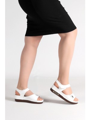 Woggo Ary 07-109 Günlük 5 cm Topuk Cırtlı Bayan Sandalet Terlik Beyaz