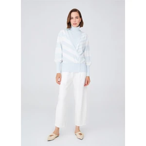 Derin Yaka Dökümlü Kolları Büzgülü Kadın Triko Kazak Mavi/ekru