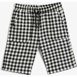 Beli Bağcıklı Ekose Şort Diz Üstü