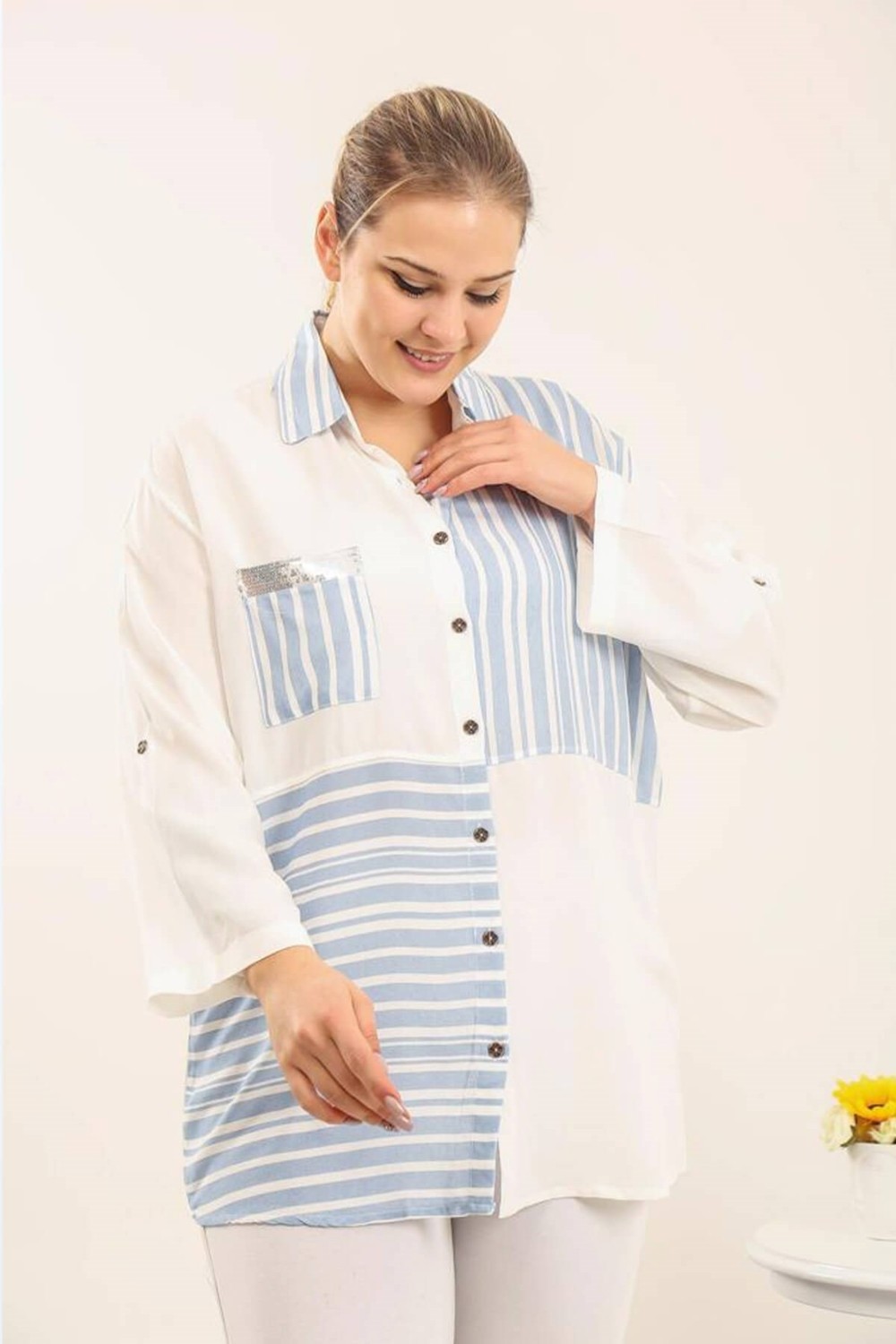 Mia Butik Büyük Beden Pamuklu Mavi Beyaz Çizgili Gömlek görsel 3