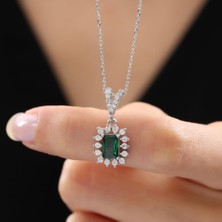 Mia Vento Pırlanta Montür Zarafet Güneşi Sentetik Zümrüt Sadelik Mührü Gümüş Kolye