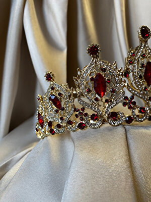 Hedef Bijuteri Özel Tasarım Kırmızı Kristal Taşlı Kraliçe Model Gelin Saç Tacı