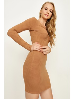 Select Moda Kadın Kahverengi V Yaka Mini Bodycon Elbise