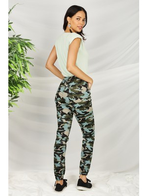 Select Moda Kadın Haki Zincir Detay Paçası Lastikli Kamuflaj Desen Kargo Pantolon