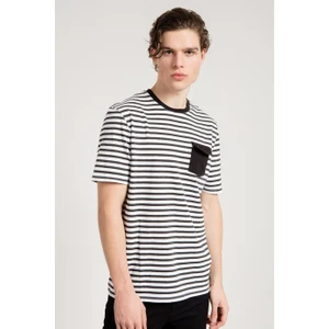 JAHR MARC Siyah Beyaz Çizgili Önü Cepli Kısa Kollu T-shirt