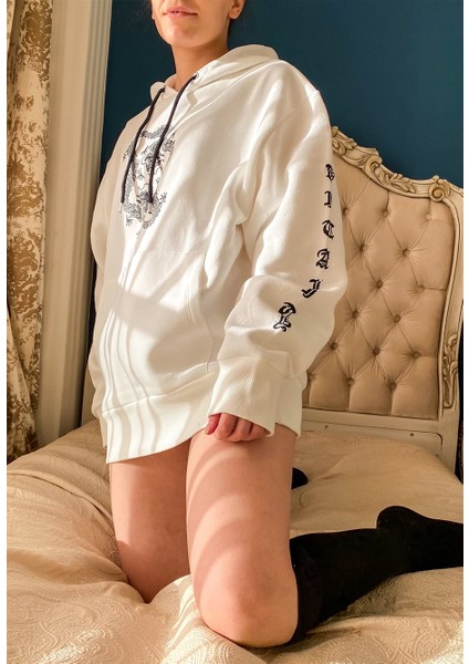 Dragon Baskılı Beyaz Oversize Kadın Sweatshirt fiyatları