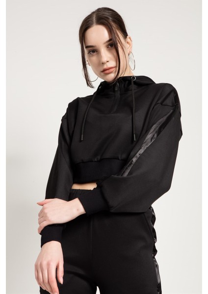 Crop Fit Siyah Kapüşonlu Sweatshirt