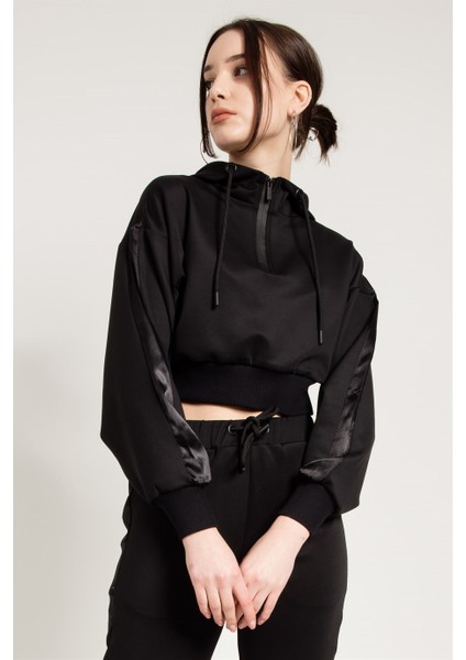 Crop Fit Siyah Kapüşonlu Sweatshirt