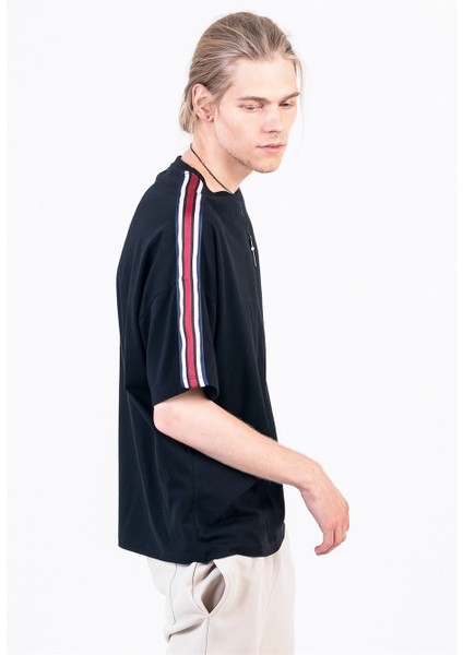 Omuzları Şeritli Oversized Siyah Erkek T-shirt fiyatları