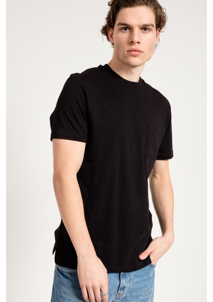 Önü Cepli Basic Siyah Erkek T-shirt