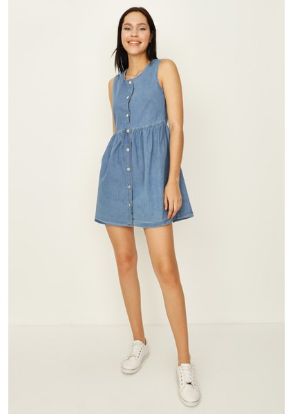 Kadın Mavi Önden Düğmeli Eteği Volanlı Denim Elbise