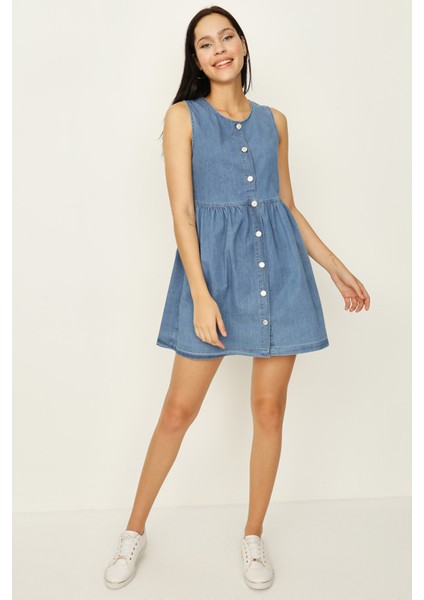 Kadın Mavi Önden Düğmeli Eteği Volanlı Denim Elbise