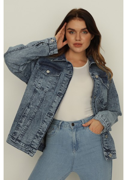 Kadın Mavi Cepli Oversize Denim Ceket
