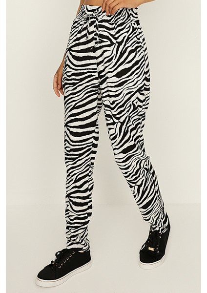 Kadın Siyah Beyaz Zebra Desenli Rahat Kesim Pantolon modelleri