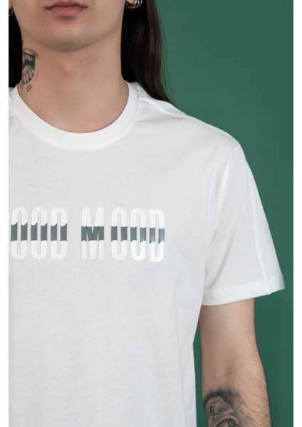 Slimfit Baskılı Sıfır Yaka Erkek Penye T-Shirt fırsatları