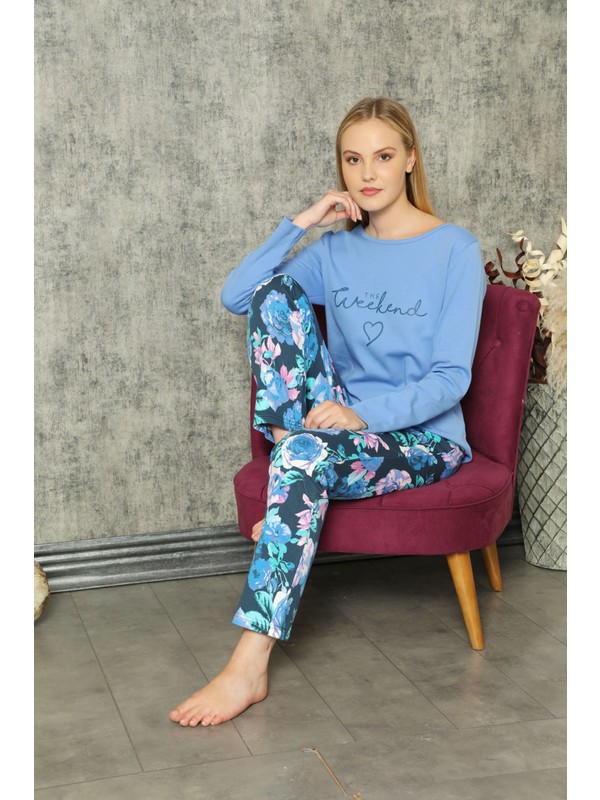Confeo Yayık Yaka Önü Baskılı Mavi Gül Desenli Pijama Takımı