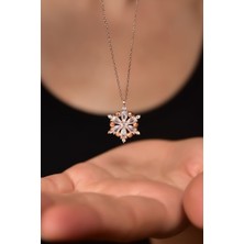 Papatya Silver  925 Ayar Gümüş Rose Kaplama Dorika Toplu Beyaz Taşlı Kamelya Çiçeği Kolye