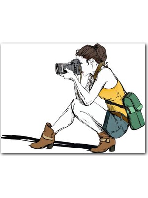 Cakatablo Fotoğraf Çeken Şortlu Gezgin Kız