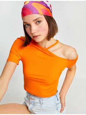 Koton Tek Omuz Asimetrik Tişört