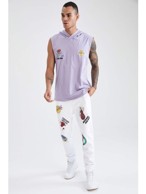 DeFacto Space Jam ve NBA Los Angeles Lakers Lisanslı Oversize Fit Kapüşonlu Pamuklu Penye Tişört V8518AZ21HS