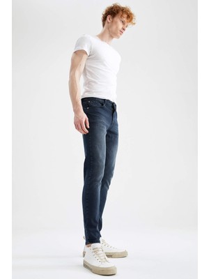 DeFacto Slim Comfort Fit Normal Bel Dar Paça Yırtık Detaylı Jean Pantolon V5208AZ22SP