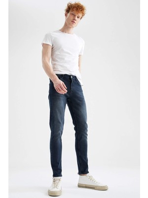 DeFacto Slim Comfort Fit Normal Bel Dar Paça Yırtık Detaylı Jean Pantolon V5208AZ22SP